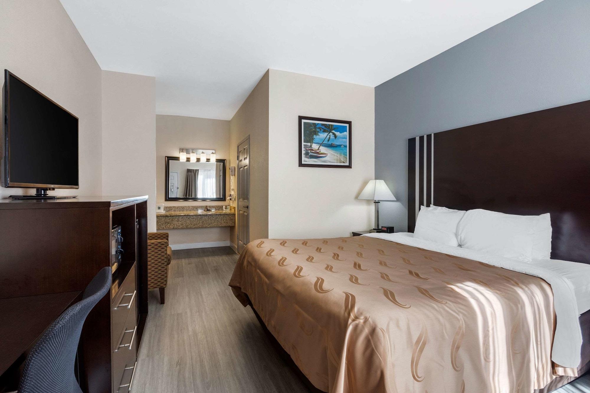 Quality & Huntington Hotel 2*