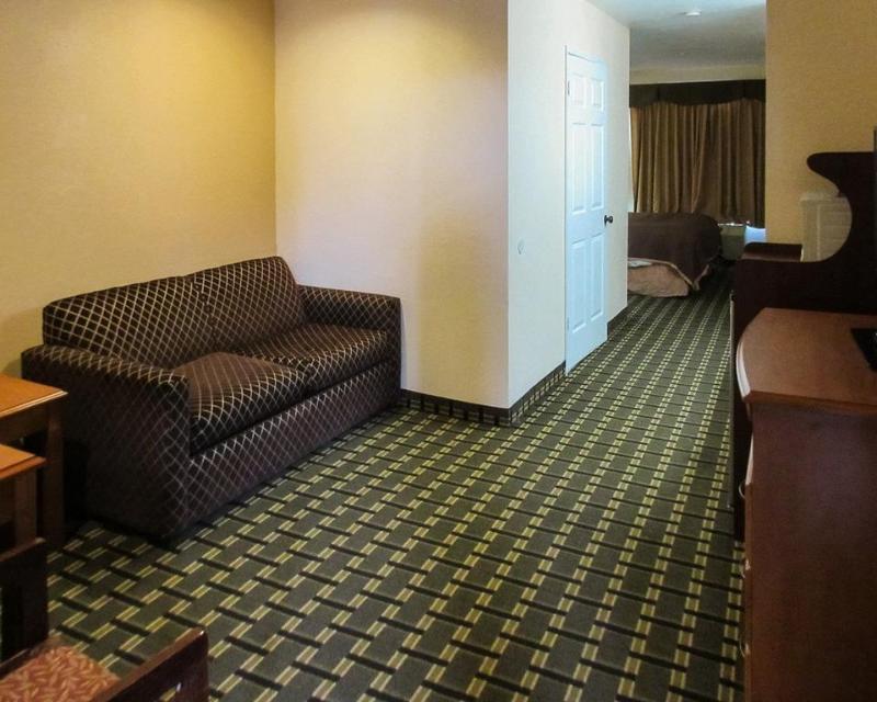 Quality & Huntington Hotel