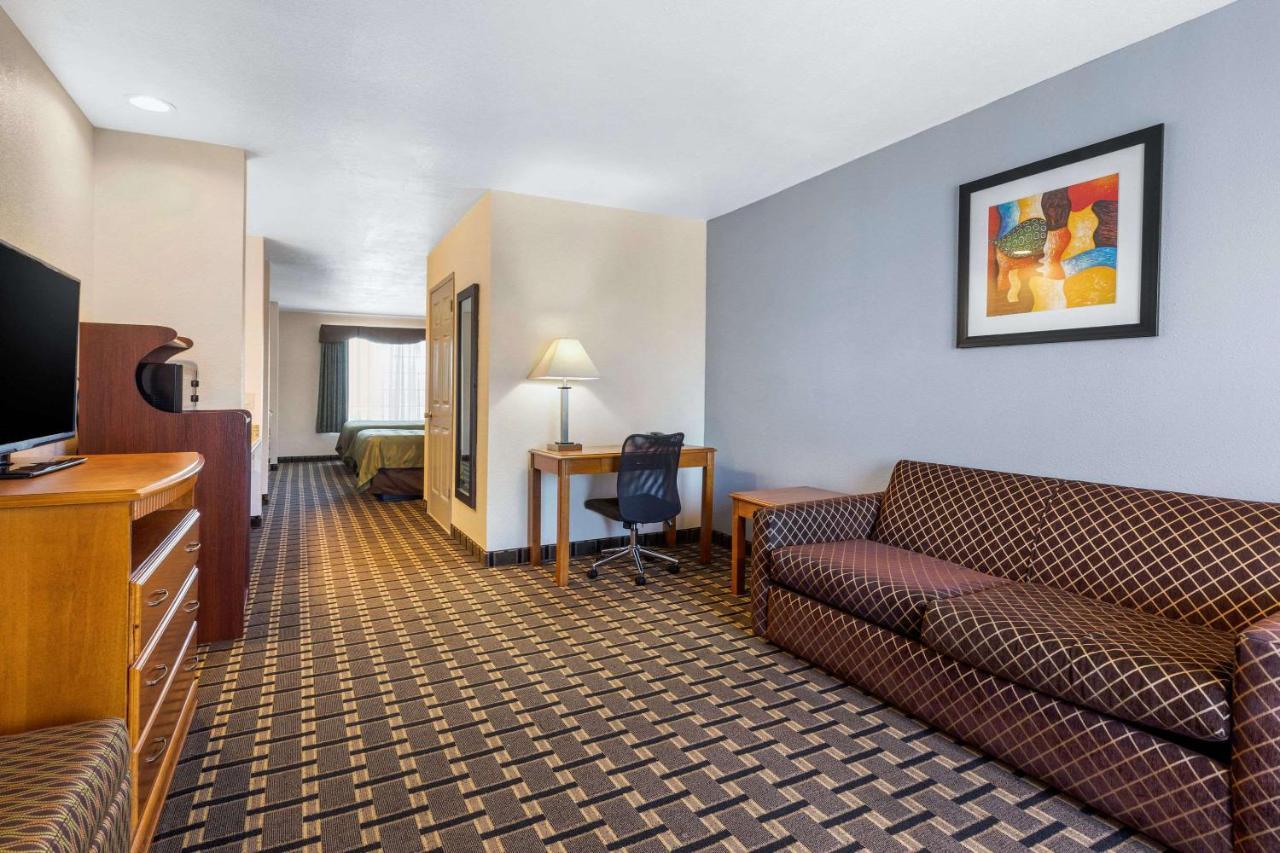 Hotel Quality & Huntington 2*